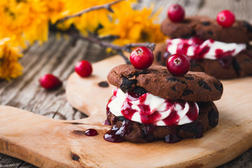 Vampire chocolate chip cookie sandwiches, Halloween dessert