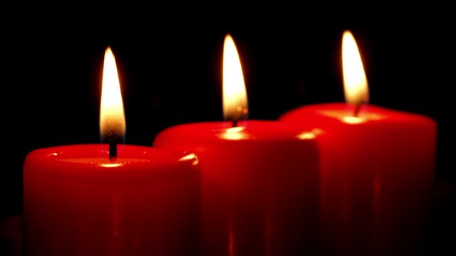 Kerzen anz&uuml;nden zum 3. Advent an Weihnachten
