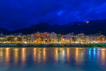 Obraz premium Inn river on its way through Innsbruck, Austria.