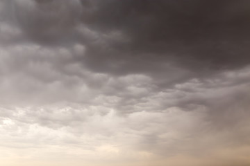 Obraz premium beautiful sky with clouds in the evening