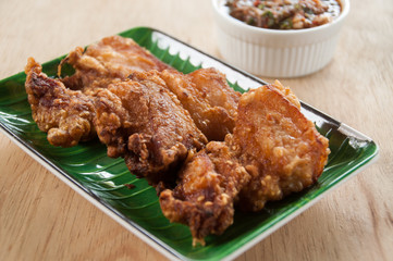 Deep fried pork with spicy sauce