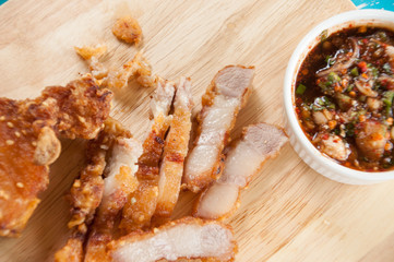 Deep fried pork with spicy sauce