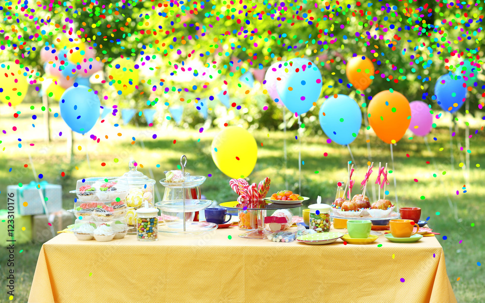 Wall mural birthday table in yard