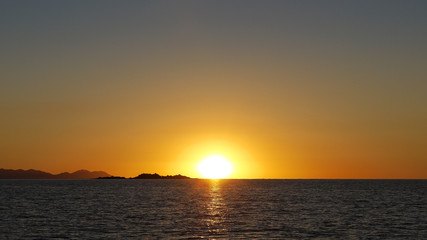 Sonnenuntergang in den Whitsunday Islands, Australien