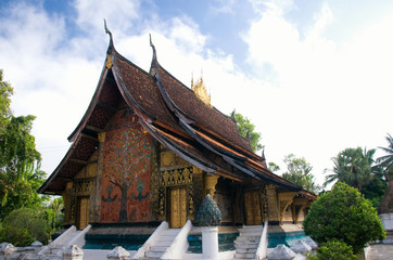 Fototapeta na wymiar Wat Xieng Thong, one of the Buddha complexes in Luang Prabang, Laos which is the UNESCO World Heritage city 