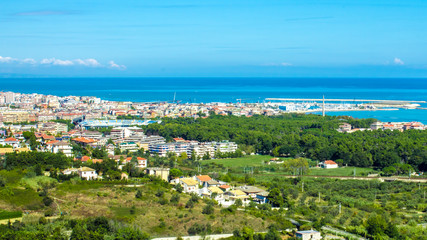 Fototapeta na wymiar cityscape of Pescara in Italy