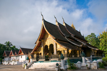 Fototapeta premium Wat Xieng Thong, one of the Buddha complexes in Luang Prabang, Laos which is the UNESCO World Heritage city 