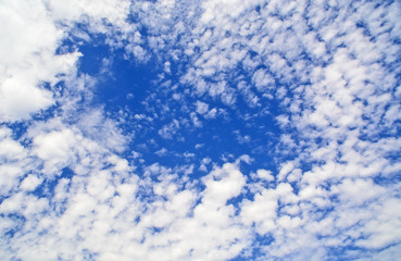 Obraz premium Blue sky with clouds