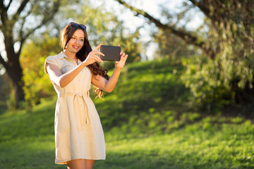 Naklejka premium Young woman with