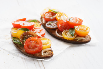 tomato sandwich