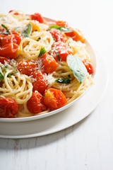spaghetti with roasted tomato and fresh basil