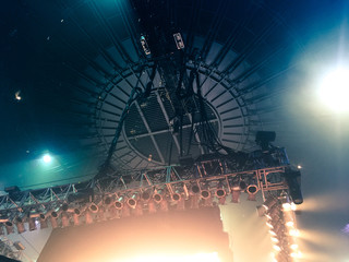 Lighting rig with truss and atmosphere