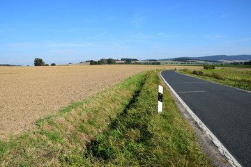 Landstraße im Auetal