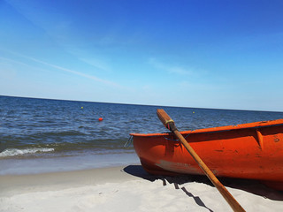 Krajobraz morski - łódź na plaży we Władysławowie
