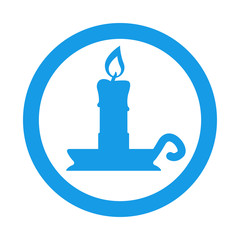 Icono plano candelero en circulo color azul