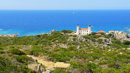 Fototapeta na wymiar Phare de Senetosa en Corse du Sud 