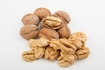 Орехи на белом фоне 