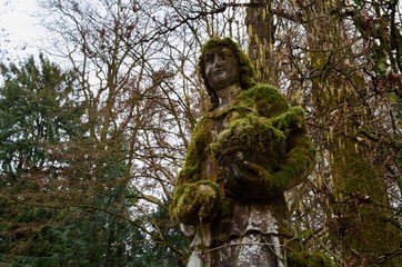 Fototapeta na wymiar Statue in Vigolzone