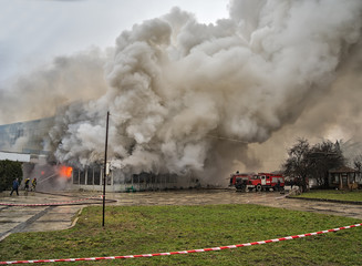 Fire and strong smoke