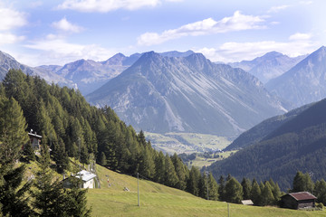 Fototapeta na wymiar view of the Italian Alps, Italy