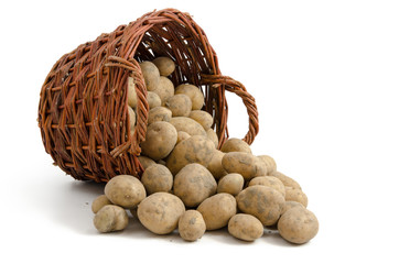 Kartoffeln im Weidenkorb