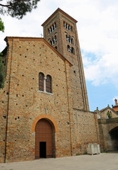 Fototapeta na wymiar Medieval basilica dedicated to Saint Francis of Assisi in Ravenn