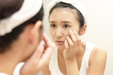 お肌が気になる女性