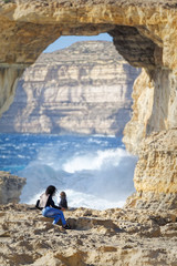 Obraz premium Looking the Azur Window, Gozo, Malta