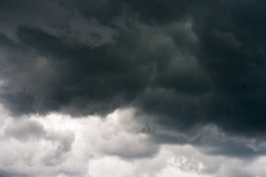 Dark dense clouds - asperatus