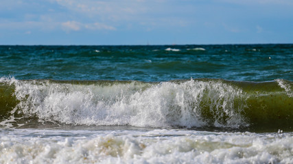 Wellen und Gischt amOstseestrand