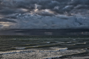 Unwetterwolken über der Ostsee