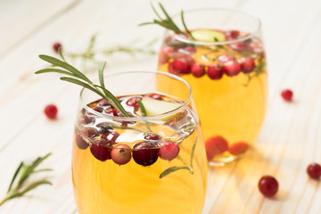 Christmas sangria with apple sider