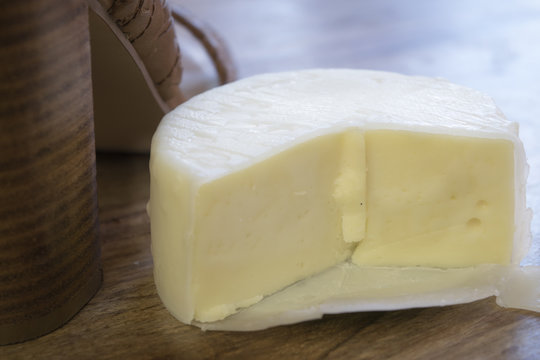 artisan cheese of the shepherd