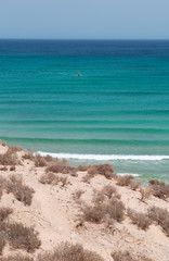 Fuerteventura, Isole Canarie: uno scorcio della spiaggia di Sotavento, una delle più famose dell'isola per il windsurf e il kitesurf, il 30 agosto 2016