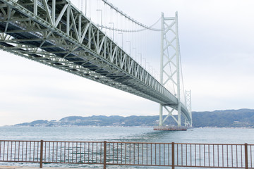 Fototapeta premium The Akashi Kaikyo Bridge in Kobe, Japan.