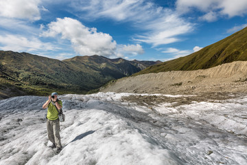 Obraz premium Georgia. Svaneti. Pass Chhudnieri. Glacier Adishi - Lardaad