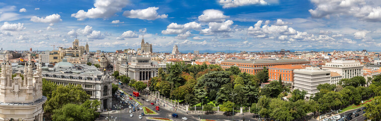Fototapeta na wymiar Plaza de Cibeles in Madrid
