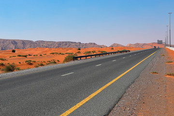 Fototapeta na wymiar highway in the Arabian desert