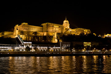 Fototapeta na wymiar Budapest Danube River Cruise4