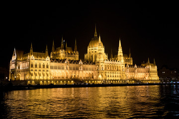 Fototapeta na wymiar Budapest Danube River Cruise2