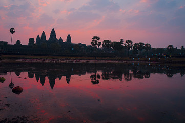 Fototapeta na wymiar Sunrise in Angkor Wat