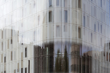 London, Glasfassade in der Coventry Street