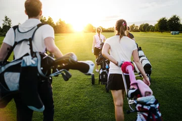 Fototapete Rund Junge Leute beim golfen © Markus