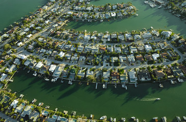 USA, Florida, Aerial of housing along the Tampa Bay coastline in Saint Petersburg