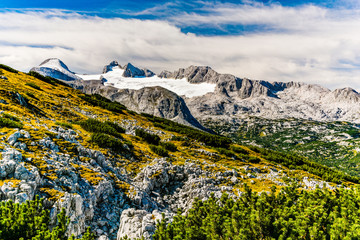 Panoramablick auf den Dachsteingletscher