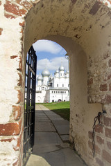 Obraz premium view oftemple of Rostov Kremlin entrance in wall
