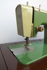アンティーク足踏みミシン