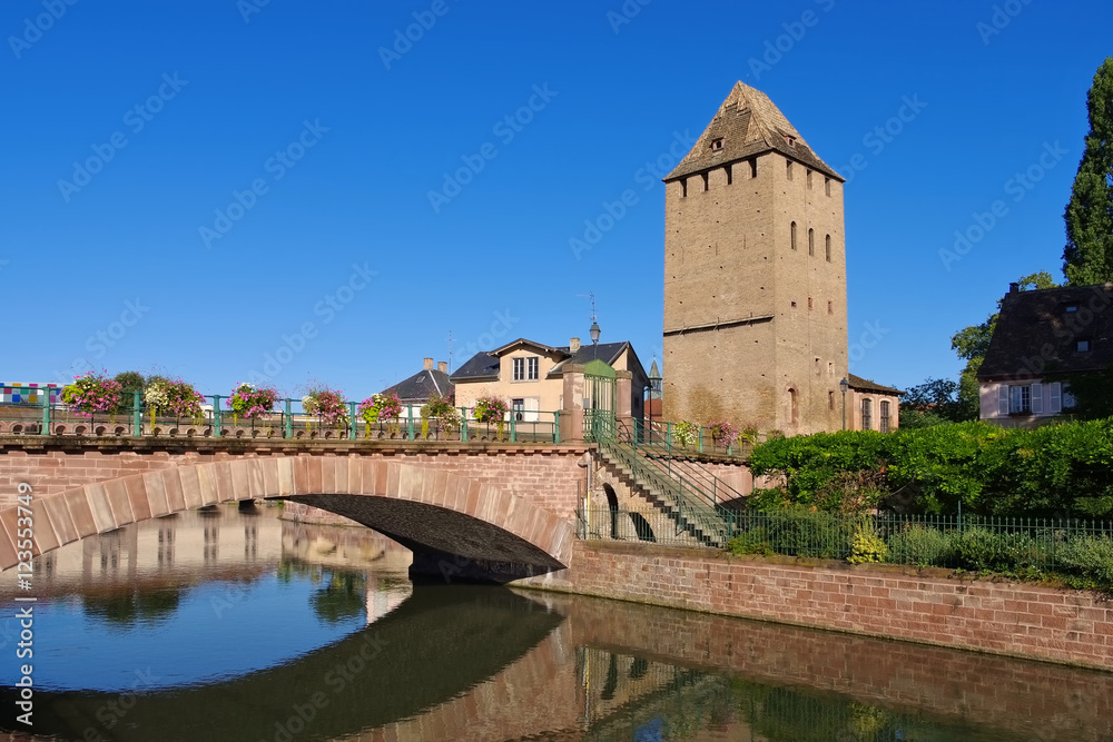 Poster gedeckte bruecken in strassburg im elsass - ponts couverts in strasbourg, alsace