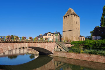 Fototapeta na wymiar Gedeckte Bruecken in Strassburg im Elsass - Ponts Couverts in Strasbourg, Alsace