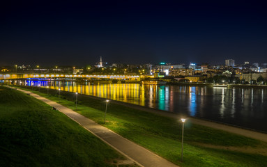 Fototapeta na wymiar City Bridge in Night